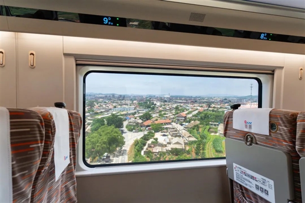 高铁F座为何如此受欢迎：中国铁路官方给出不一样的答案