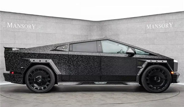 知名改装厂玛莎锐打造!特斯拉Cybertruck秒变“碳纤维超跑”插图4 知名改装厂玛莎锐打造!特斯拉Cybertruck秒变“碳纤维超跑”