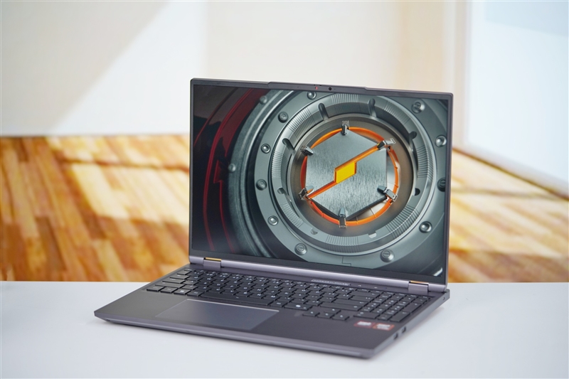 锐龙9 9955HX3D加持的最强水冷游戏本！机械革命苍龙16 Ultra评测