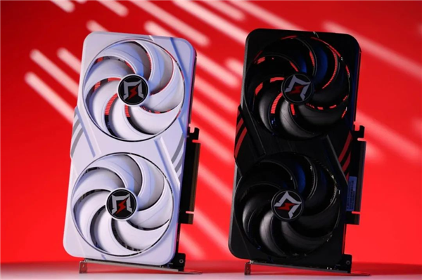 《后室：一起逃离》耕升GeForce RTX 5060Ti 追风白 OC 16G冲出迷宫