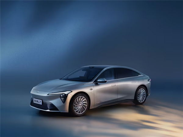 别克至境品牌首车至境L7外观发布：定位30万级豪华增程轿车