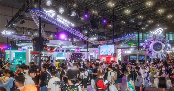 BW2025信仰集结 ROG玩+乐园引爆次元狂欢