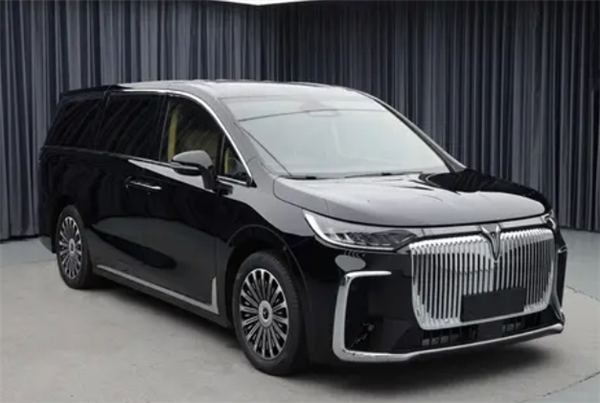 岚图梦想家EV新车型曝光：续航700公里 搭全新驱动电机