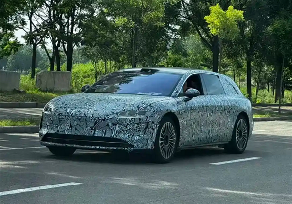 国产首款豪华旅行车！享界S9旅行版谍照更新：今秋正式发布