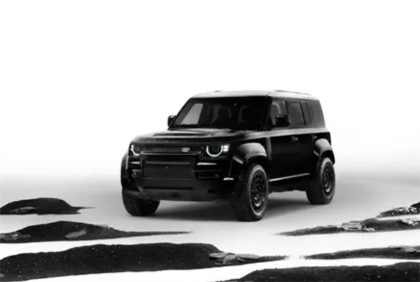 4秒破百媲美电车！路虎卫士OCTA暗夜版官宣：搭载4.4T V8发动机