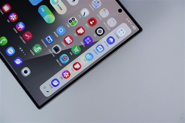 全球最轻的大折叠！三星Galaxy Z Fold7图赏