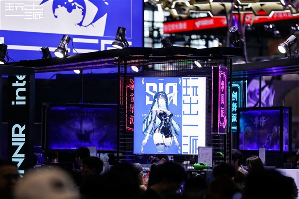 BW2025蓝戟以“玩出一派”为钥，解锁与二次元的狂欢盛宴