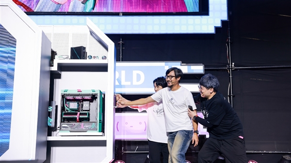 BW2025！华硕显卡信仰集结燃爆全场