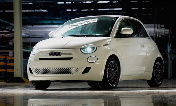 意式情怀小车！菲亚特500e推出混动版：1.0L 70马力