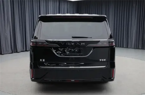 岚图梦想家EV新车型曝光：续航700公里 搭全新驱动电机