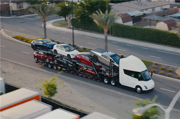 跳票6年后！特斯拉Semi电动半挂终于完成货运测试