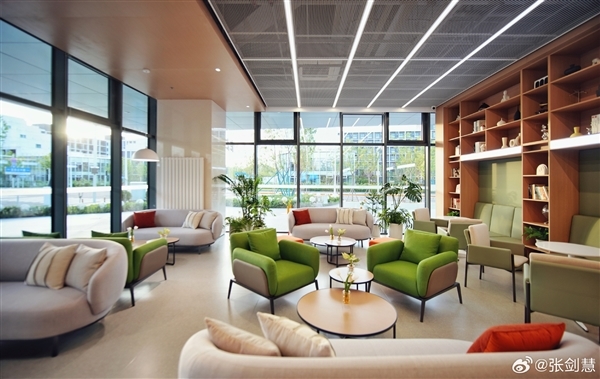 北京、南京1999元/月！小米青年公寓首批员工入驻：每人都发礼品