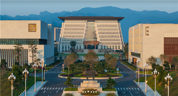 福耀科技大学何以吸引高分考生：投档线超多所国内双一流名校