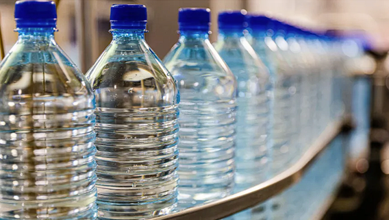 多喝水未必是好事！老人狂喝水一天6升致水中毒