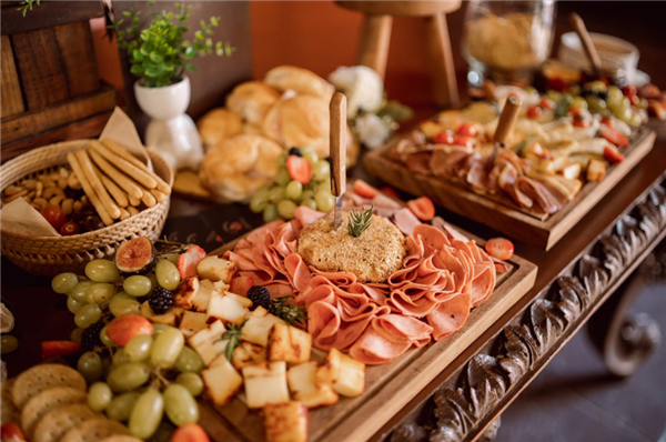 字节跳动新加坡食物中毒案宣判：云海肴被罚3.9万元 终止企业餐饮服务