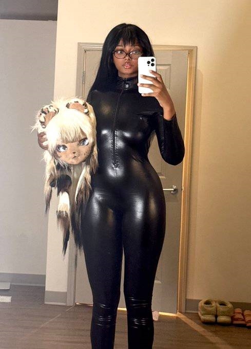 黑人老妹儿cos春丽 这粗壮大腿确实还原插图2 黑人老妹儿cos春丽 这粗壮大腿确实还原