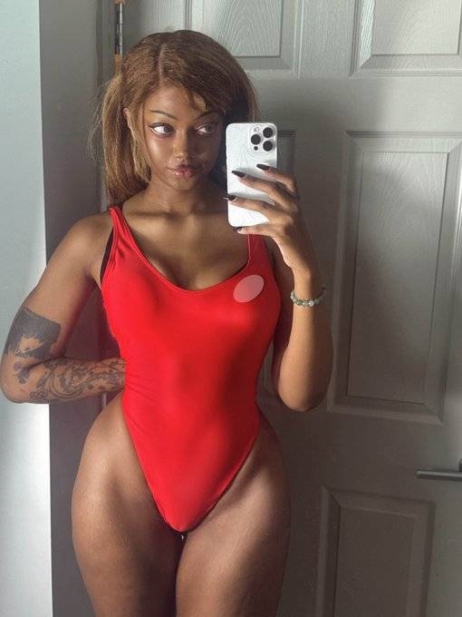 黑人老妹儿cos春丽 这粗壮大腿确实还原插图5 黑人老妹儿cos春丽 这粗壮大腿确实还原