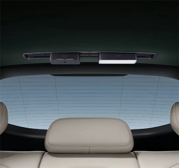 小米YU7车顶竟然能挂投影仪 但开车时建议别挂