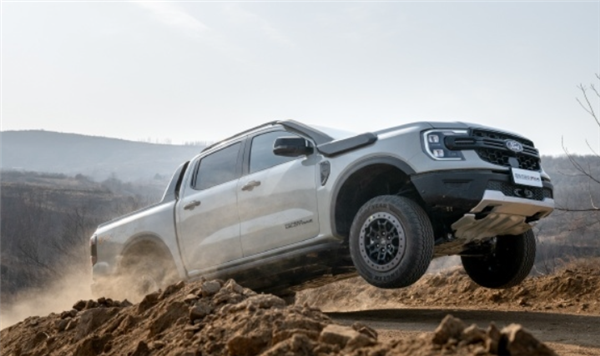 日本首相：美国造的尺寸大、油耗高的汽车 在日本没有市场