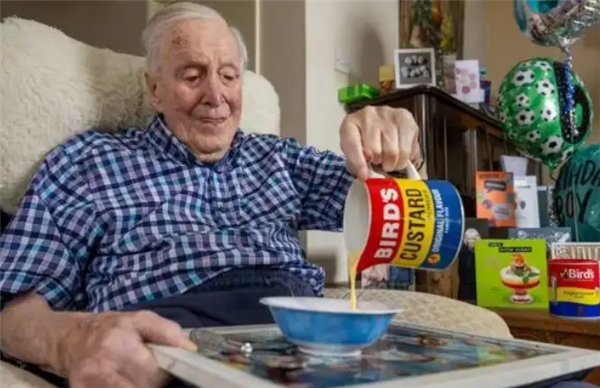 英国106岁老人长寿秘诀曝光：每天都要吃一碗奶油布丁
