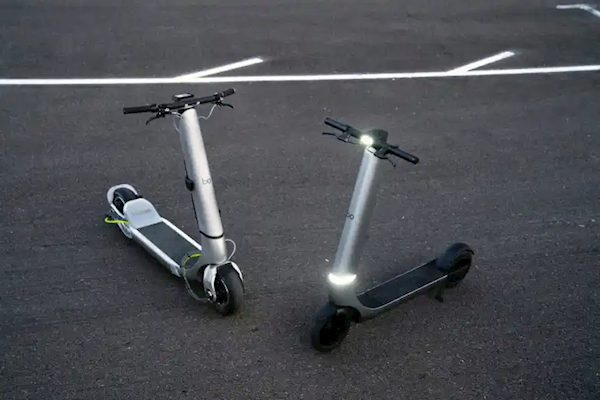 要价21万元！世界最快电动滑板车问世：极速超160km/h