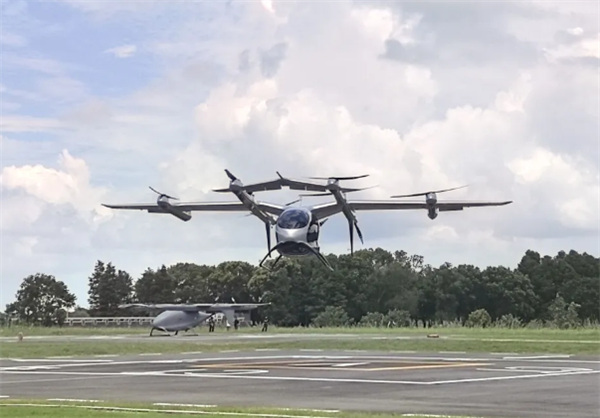 全球首架“三证齐全”吨级以上eVTOL交付：用于低空货运场