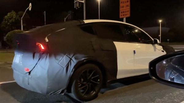 35万级六座纯电SUV 加长版特斯拉Model Y实车曝光：臀部太翘