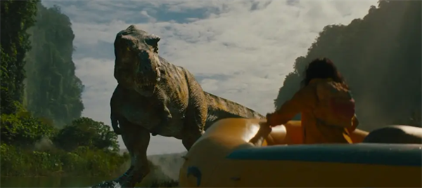 人类潜入恐龙禁地 《侏罗纪世界：重生》总票房破2亿