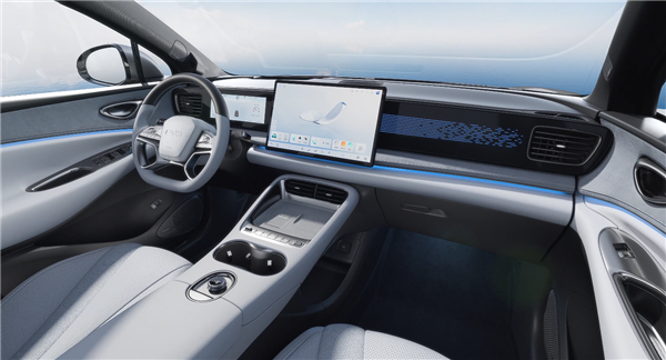 比亚迪全新中型SUV 海狮06内饰官图发布：黑白双拼中国风