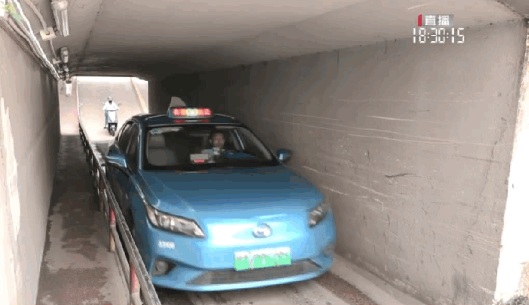广州网红隧道升级成功 30年驾龄老司机：再也不用担心剐蹭