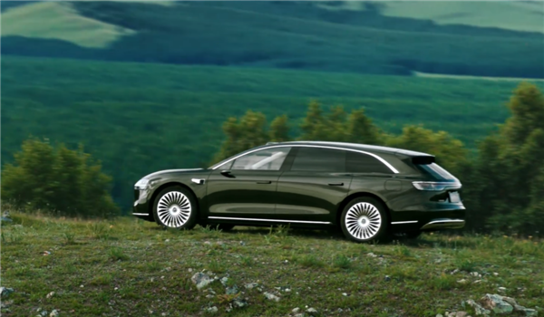 称亲自开上了陡坡 余承东晒享界S9T实车：颜值与实力并存