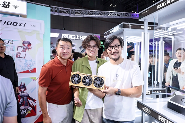 500多万 有史以来最贵！华硕用5公斤黄金打造ROG夜神RTX 5090D显卡