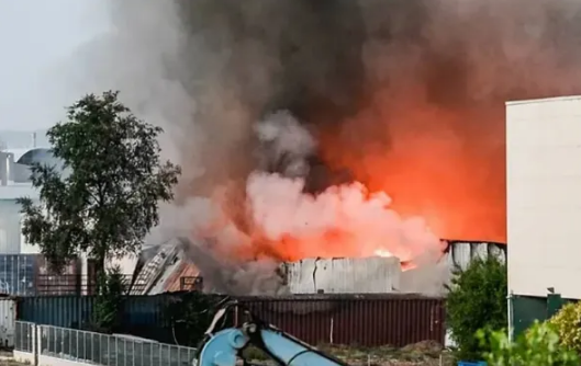 西班牙一锂电池回收工厂起火：三天仍未扑灭 有毒烟雾弥漫