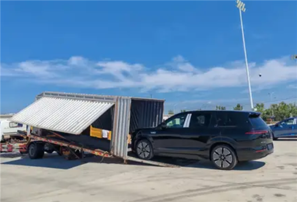 预计售价40万级：腾势N8L无伪实车曝光：定位为插电混动大型SUV