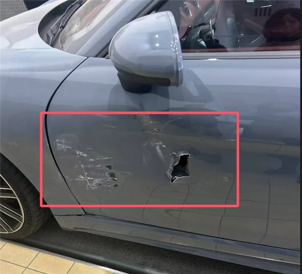 男子试驾保时捷出事故 结果被4S店索赔20万