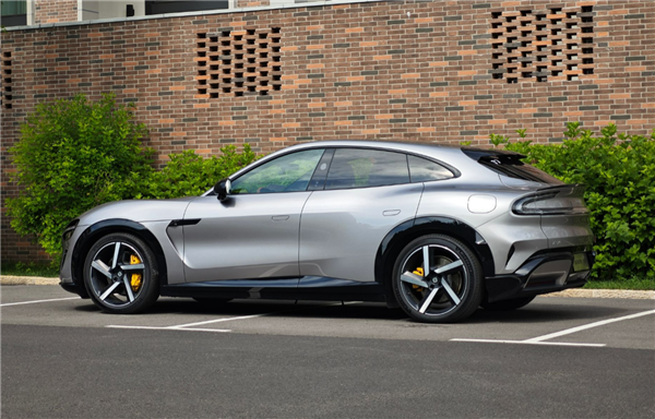 门店富豪客流占比超30%！到底什么人在买小米汽车：消费能力强、喜欢用iPhone