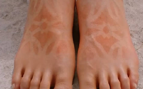 罗意威logo晒痕拖鞋售价6800元 专家：营销博眼球