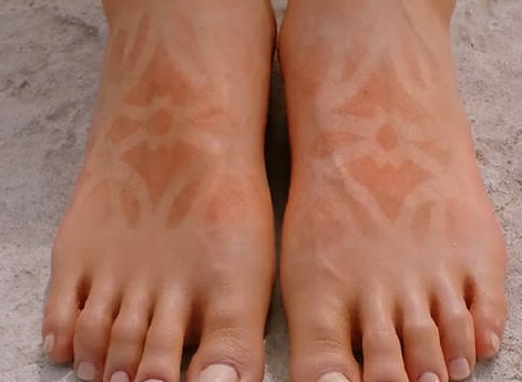 罗意威logo晒痕拖鞋售价6800元 专家：营销博眼球