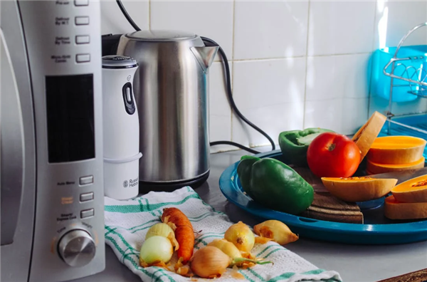 不锈钢水壶致癌吗 真正致癌的是热水