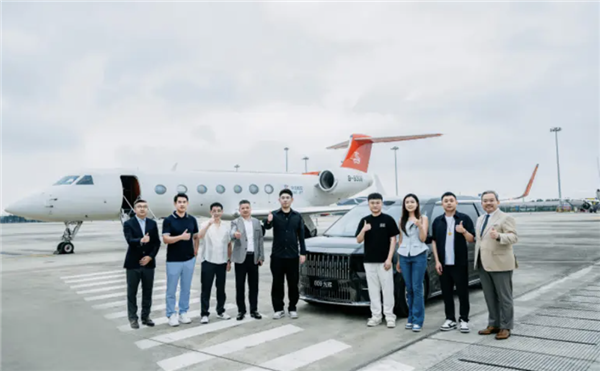 全球含金量最高MPV！极氪009光辉典藏版开启首批交付