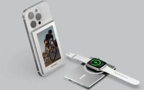 350元 充电宝都有3.5英寸大屏幕了 可投放手机照片