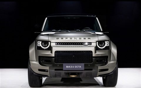 用上宝马4.4T大V8！最强版路虎卫士中国首秀