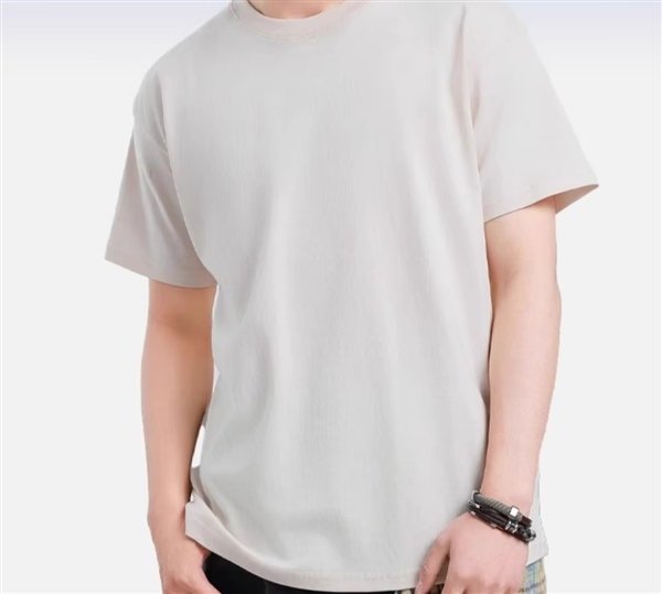 真维斯官方旗舰店：100%精梳棉纯色短袖T恤16元（92款可选）