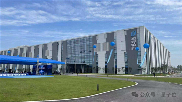 英伟达咽喉上的苏州女人