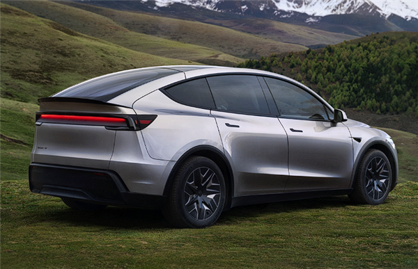 二胎家庭下定特斯拉Model Y L：瞧不上新势力 营销只靠冰箱彩电大沙发