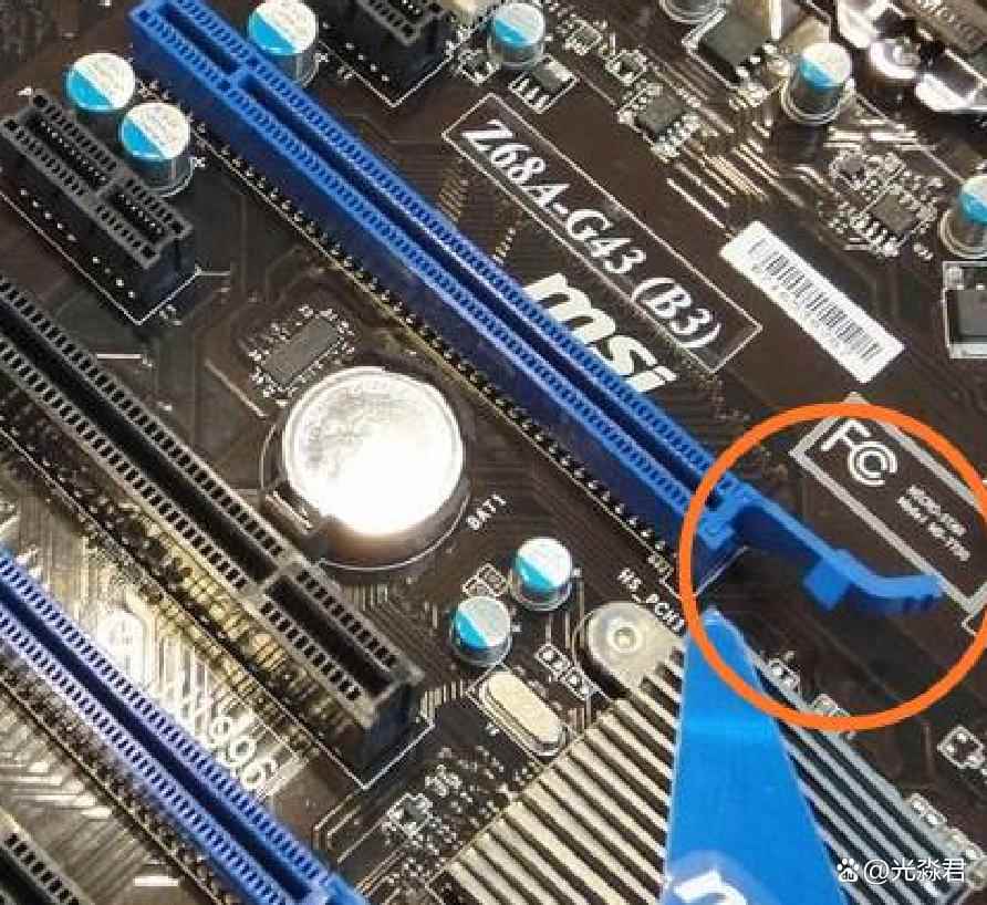 显卡卡扣断了是否影响显卡稳定性? 原因分析与解决方法详解