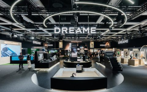 追觅扫地机炸场IFA 2025：&ldquo;会爬楼&rdquo;的Cyber X，智能家居的iPhone时刻？