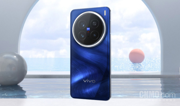 vivo X300 Pro首创光斑融合技术 配备三焦段变焦闪光灯