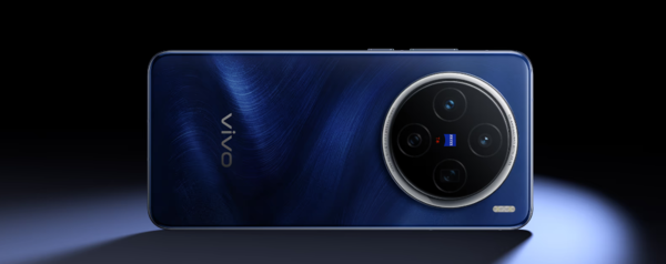 韩伯啸：vivo X300系列搭载天玑9500 跑分破400万分