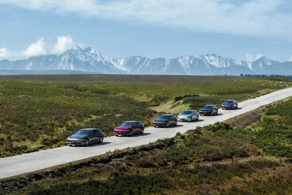 抢先试驾享界S9T，操控舒适两手抓